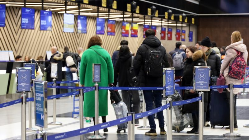 Пассажиров в аэропортах атакуют лжепредставители банков: чего хотят мошенники